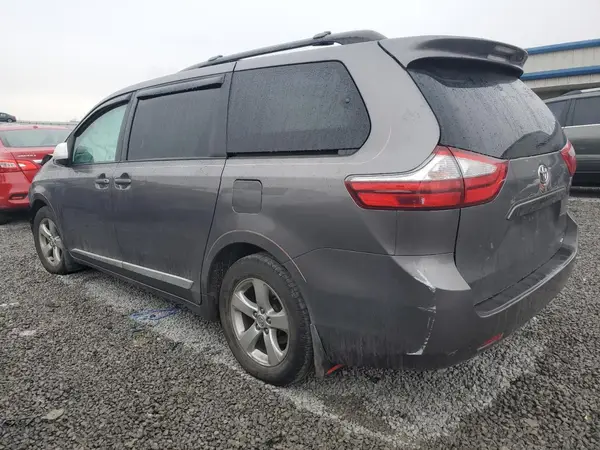 5TDKZ3DC4HS856642 2017 TOYOTA SIENNA - Image 2