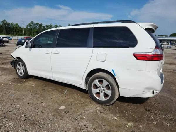 5TDKZ3DC4HS858715 2017 TOYOTA SIENNA - Image 2