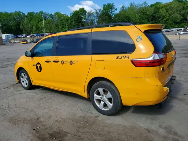 5TDKZ3DC4HS876552 2017 TOYOTA SIENNA - Image 2