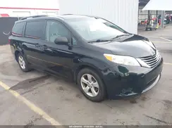 5TDKZ3DC4HS879967 2017 TOYOTA SIENNA