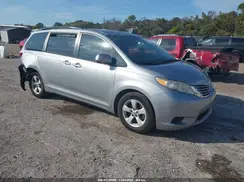 5TDKZ3DC4HS886286 2017 TOYOTA SIENNA