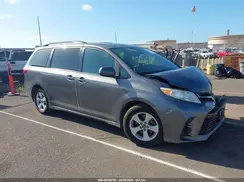 5TDKZ3DC4JS901875 2018 TOYOTA SIENNA