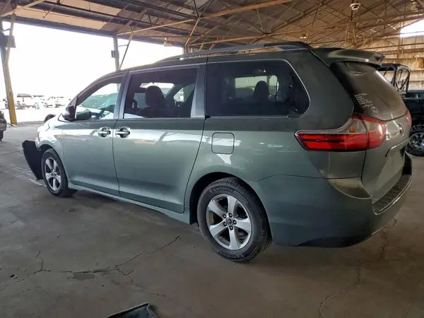 5TDKZ3DC4JS906509 2018 TOYOTA SIENNA - Image 2