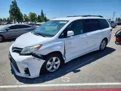 5TDKZ3DC4JS908082 2018 TOYOTA SIENNA