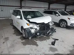 5TDKZ3DC4JS910981 2018 TOYOTA SIENNA