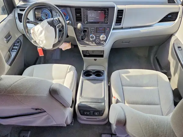 5TDKZ3DC4JS913380 2018 TOYOTA SIENNA - Image 8