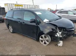 5TDKZ3DC4JS914769 2018 TOYOTA SIENNA