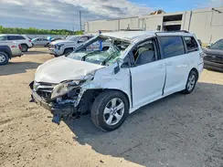 5TDKZ3DC4JS922869 2018 TOYOTA SIENNA