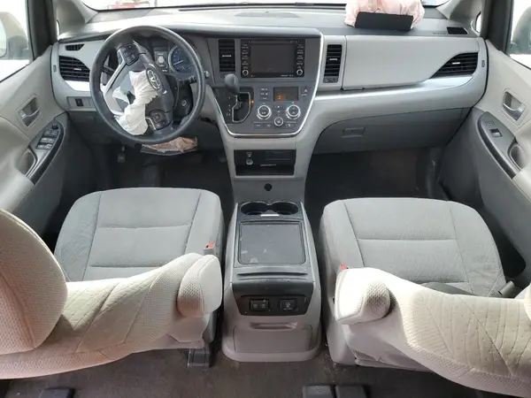 5TDKZ3DC4JS928428 2018 TOYOTA SIENNA - Image 8