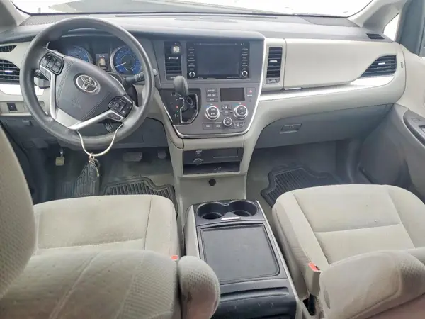 5TDKZ3DC4JS935248 2018 TOYOTA SIENNA - Image 8