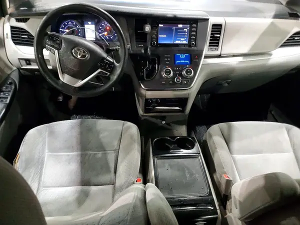 5TDKZ3DC4JS937369 2018 TOYOTA SIENNA - Image 8
