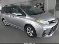5TDKZ3DC4JS942314 2018 TOYOTA SIENNA