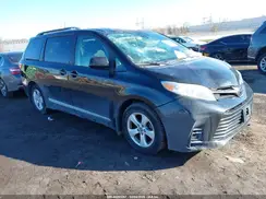 5TDKZ3DC4JS943303 2018 TOYOTA SIENNA