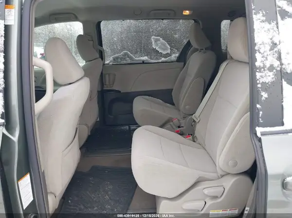 5TDKZ3DC4JS948534 2018 TOYOTA SIENNA - Image 8