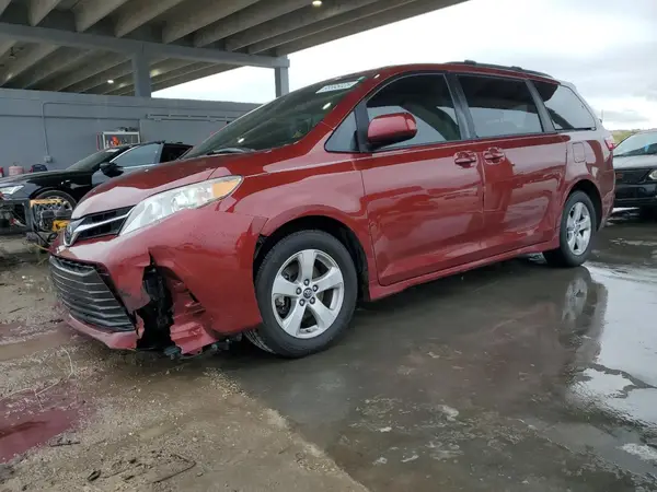 5TDKZ3DC4JS954477 2018 TOYOTA SIENNA - Image 1