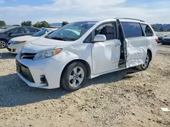 5TDKZ3DC4JS960957 2018 TOYOTA SIENNA