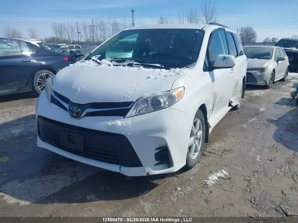 5TDKZ3DC4KS003231 2019 TOYOTA SIENNA - Image 2