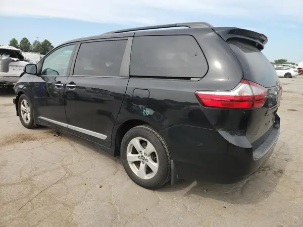 5TDKZ3DC4KS015900 2019 TOYOTA SIENNA - Image 2
