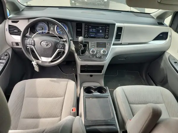 5TDKZ3DC4KS015900 2019 TOYOTA SIENNA - Image 8