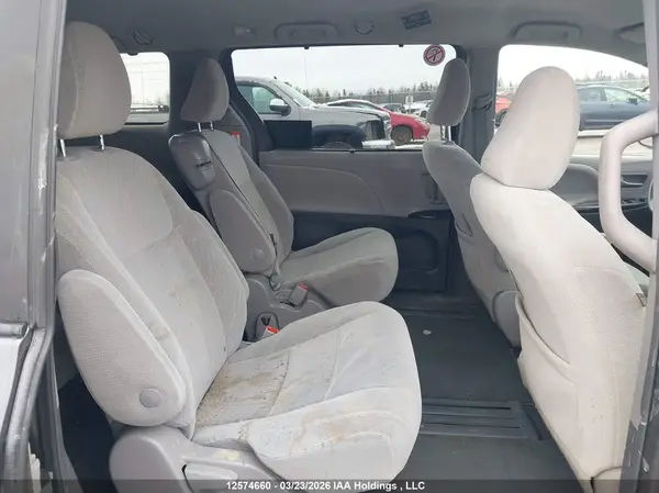 5TDKZ3DC4KS019977 2019 TOYOTA SIENNA - Image 8
