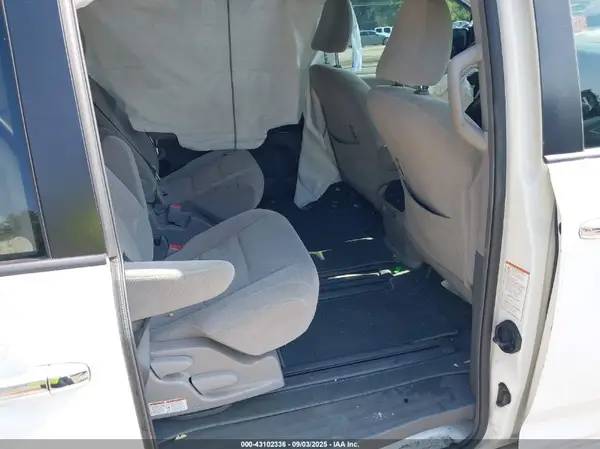 5TDKZ3DC4KS967778 2019 TOYOTA SIENNA - Image 8