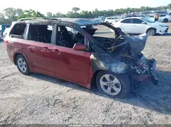 5TDKZ3DC4KS968168 2019 TOYOTA SIENNA