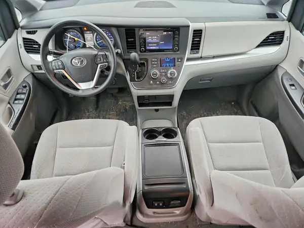 5TDKZ3DC4KS969384 2019 TOYOTA SIENNA - Image 8