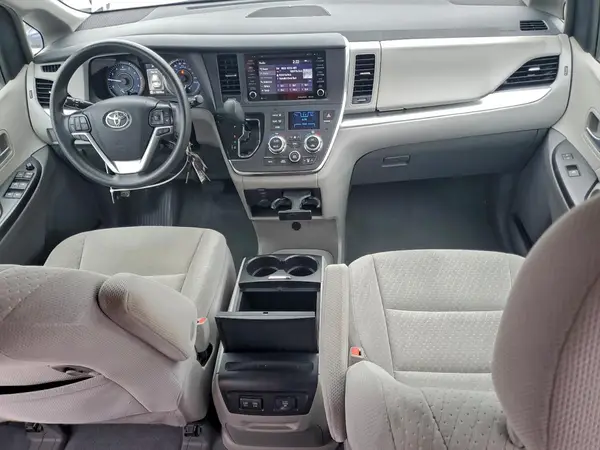 5TDKZ3DC4KS982197 2019 TOYOTA SIENNA - Image 8