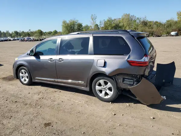 5TDKZ3DC4KS998299 2019 TOYOTA SIENNA - Image 2
