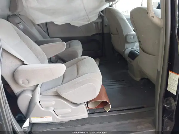 5TDKZ3DC4KS999467 2019 TOYOTA SIENNA - Image 8