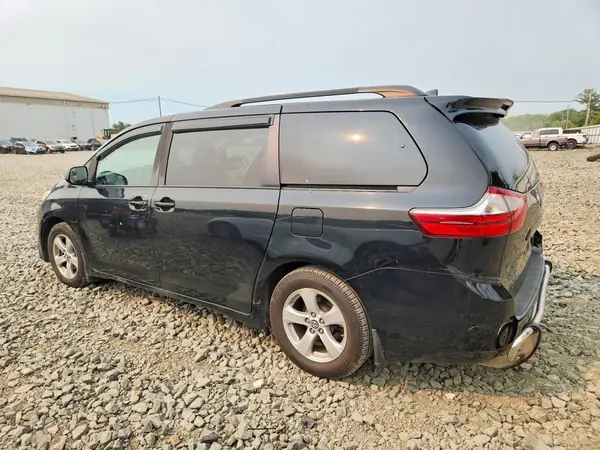 5TDKZ3DC4KS999713 2019 TOYOTA SIENNA - Image 2