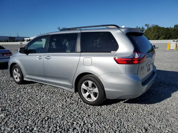 5TDKZ3DC4LS022220 2020 TOYOTA SIENNA - Image 2