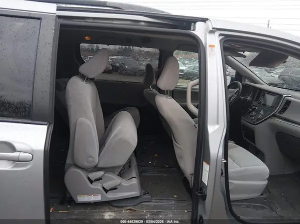 5TDKZ3DC4LS025618 2020 TOYOTA SIENNA - Image 8