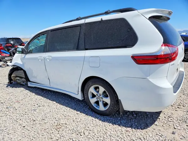 5TDKZ3DC4LS028129 2020 TOYOTA SIENNA - Image 2