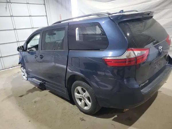 5TDKZ3DC4LS052902 2020 TOYOTA SIENNA - Image 2
