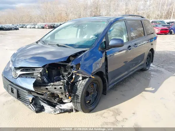 5TDKZ3DC4LS054195 2020 TOYOTA SIENNA - Image 2