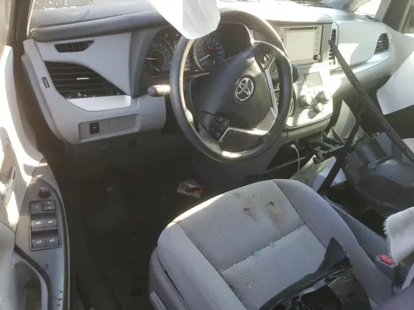 5TDKZ3DC4LS062121 2020 TOYOTA SIENNA - Image 8