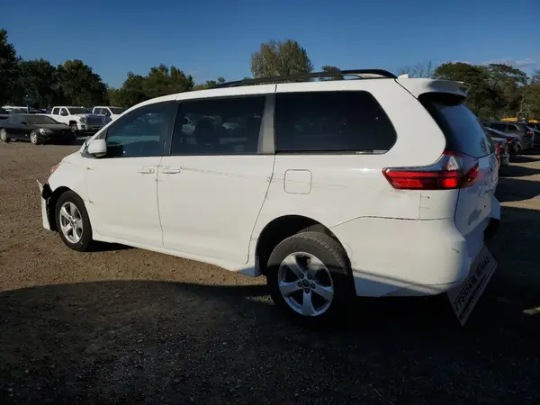 5TDKZ3DC4LS082725 2020 TOYOTA SIENNA - Image 2