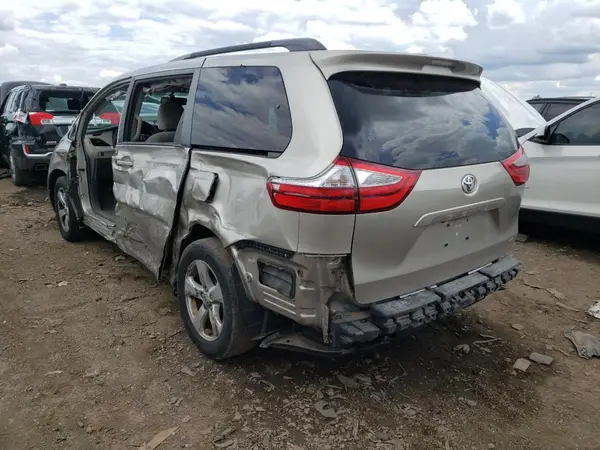 5TDKZ3DC5HS767808 2017 TOYOTA SIENNA - Image 2