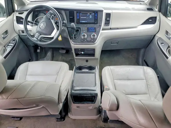 5TDKZ3DC5HS777299 2017 TOYOTA SIENNA - Image 8