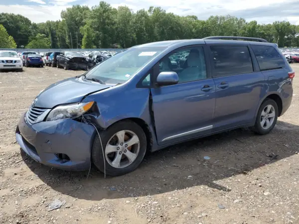 5TDKZ3DC5HS782583 2017 TOYOTA SIENNA - Image 1