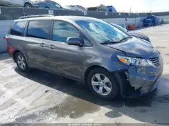 5TDKZ3DC5HS782891 2017 TOYOTA SIENNA