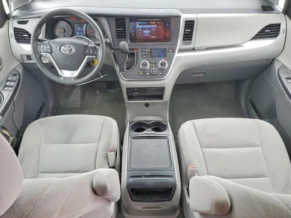 5TDKZ3DC5HS786004 2017 TOYOTA SIENNA - Image 8
