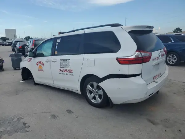 5TDKZ3DC5HS787654 2017 TOYOTA SIENNA - Image 2