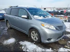 5TDKZ3DC5HS792501 2017 TOYOTA SIENNA