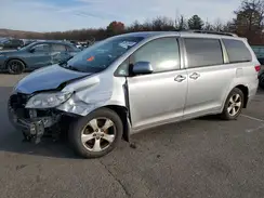5TDKZ3DC5HS793843 2017 TOYOTA SIENNA