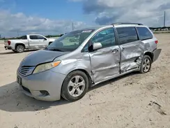 5TDKZ3DC5HS796547 2017 TOYOTA SIENNA