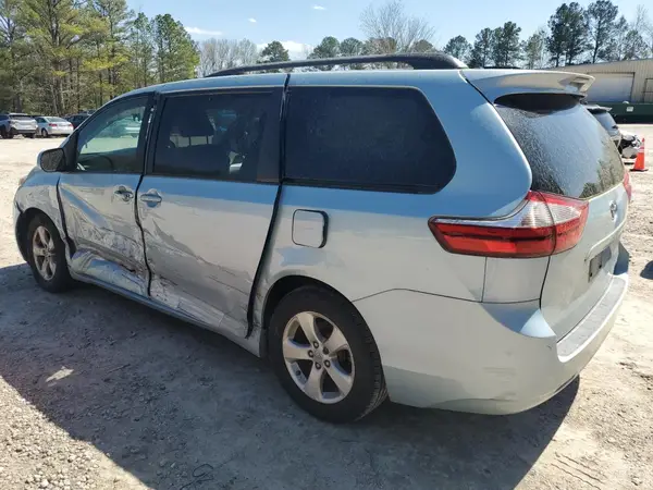 5TDKZ3DC5HS798928 2017 TOYOTA SIENNA - Image 2