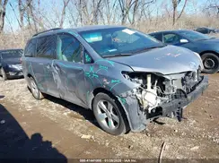 5TDKZ3DC5HS801603 2017 TOYOTA SIENNA