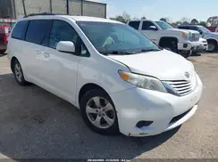 5TDKZ3DC5HS802511 2017 TOYOTA SIENNA